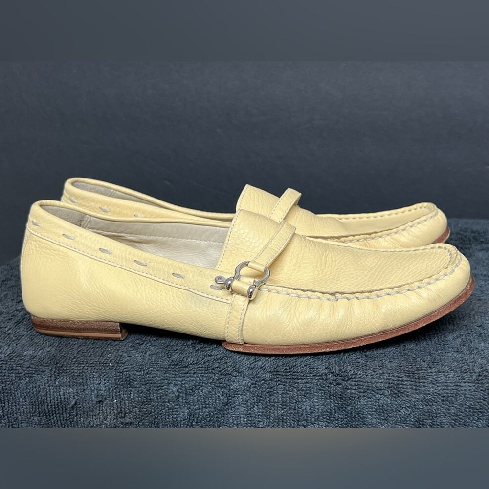 Burberry Yellow Pebbled Leather Loafers Silver Horsebit Hardware EU 39 8.5 - Picture 3 of 9